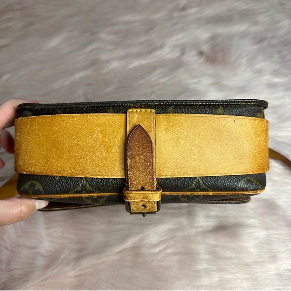 🟥 SOLD! Louis Vuitton Cartouchiere MM Monogram Crossbody Bag - Picture 6 of 17